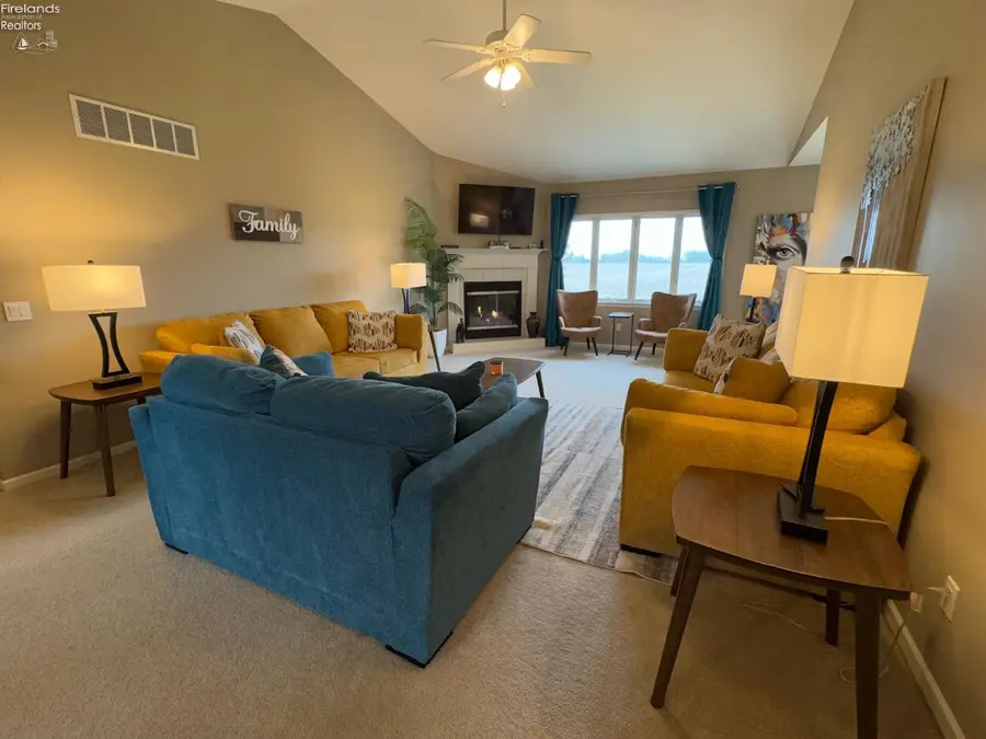 15 Foxrun Drive, Fremont, OH 43420 - #2