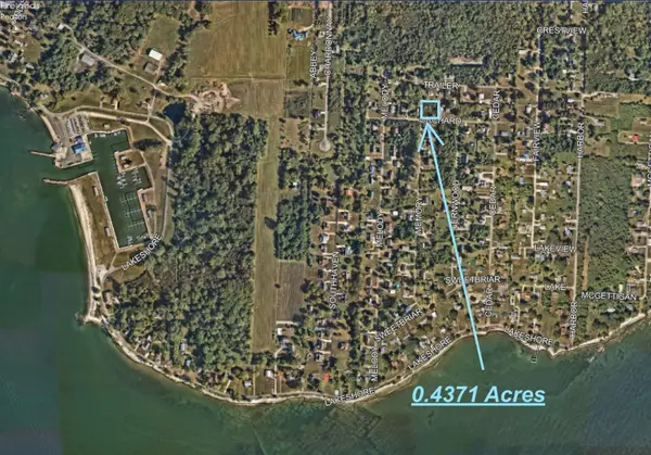 100 Orchard Lane, Kelleys Island, OH 43438