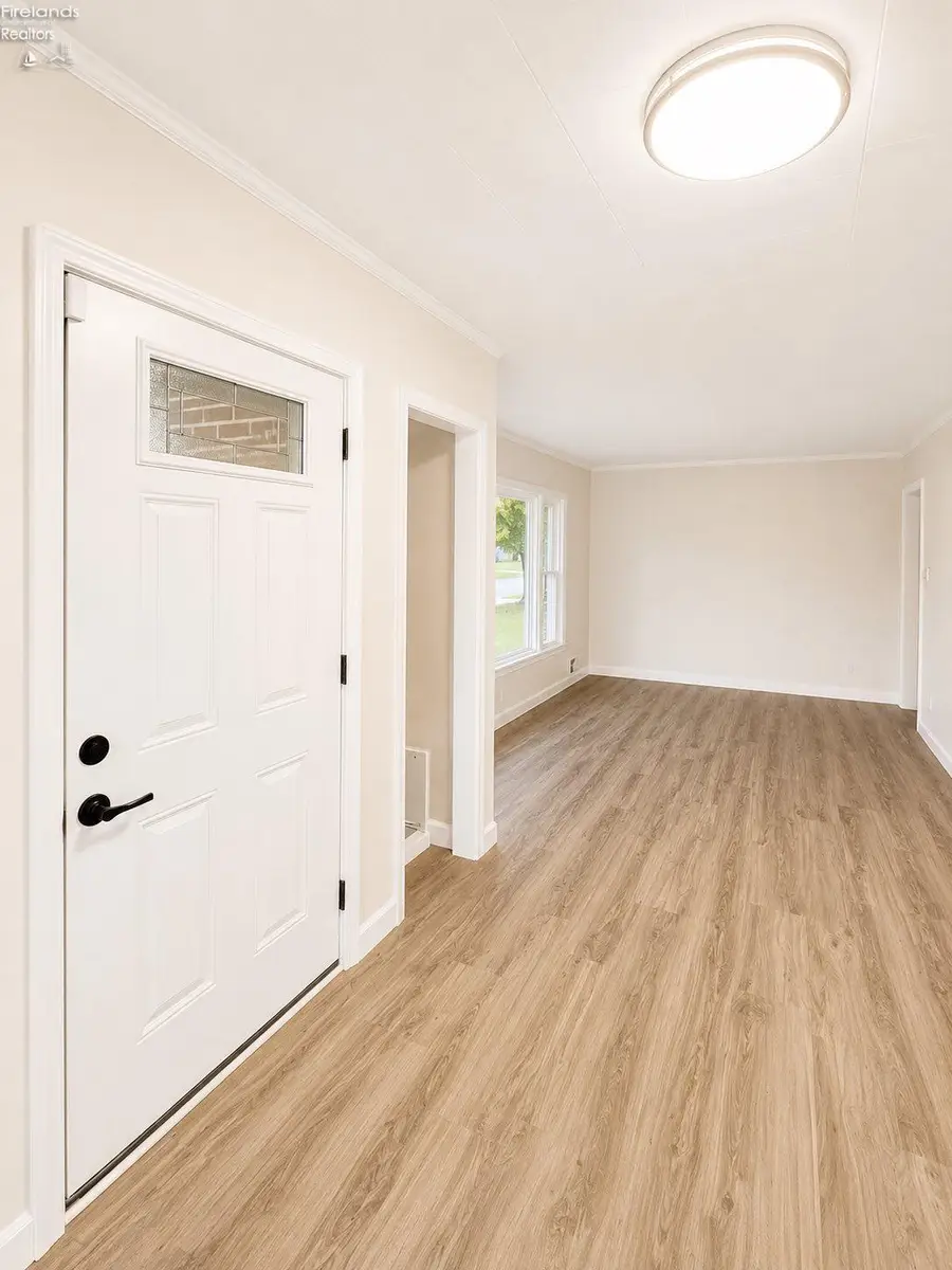 522 W 3rd Street, Port Clinton, OH 43452 - #2