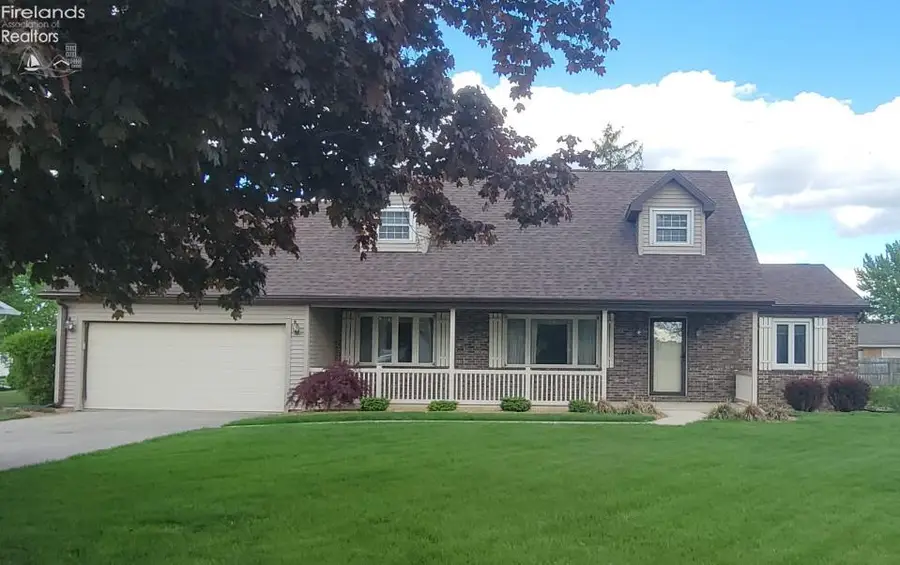 231 St. Paul Drive, Fremont, OH 43420 - #3