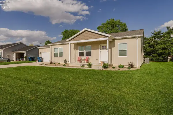 299 Caleb Drive, Fremont, OH 43420