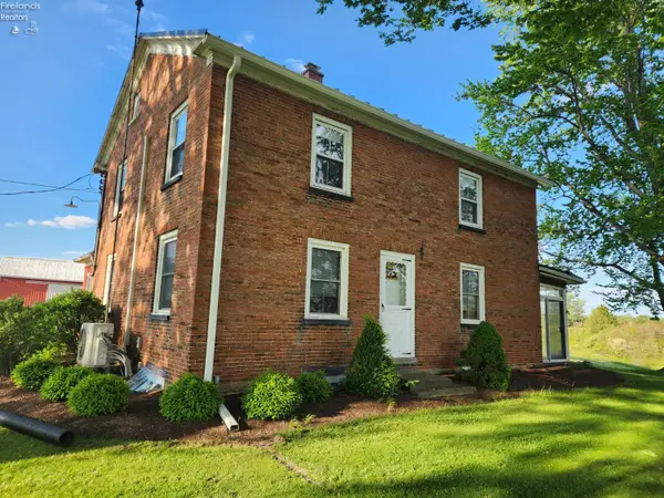 7603 Darrow Road, Huron, OH 44839