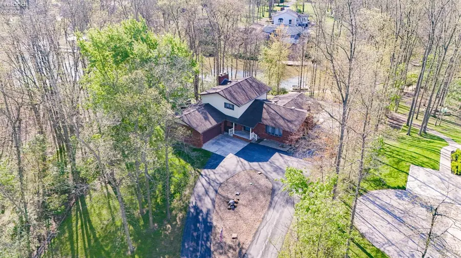 376 Twin Bay Trail, Willard, OH 44890 - #3