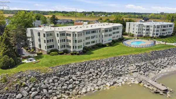 1507 Cleveland Road #422, Huron, OH 44839
