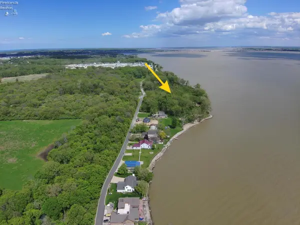2426 E Schiewe Road, Port Clinton, OH 43452
