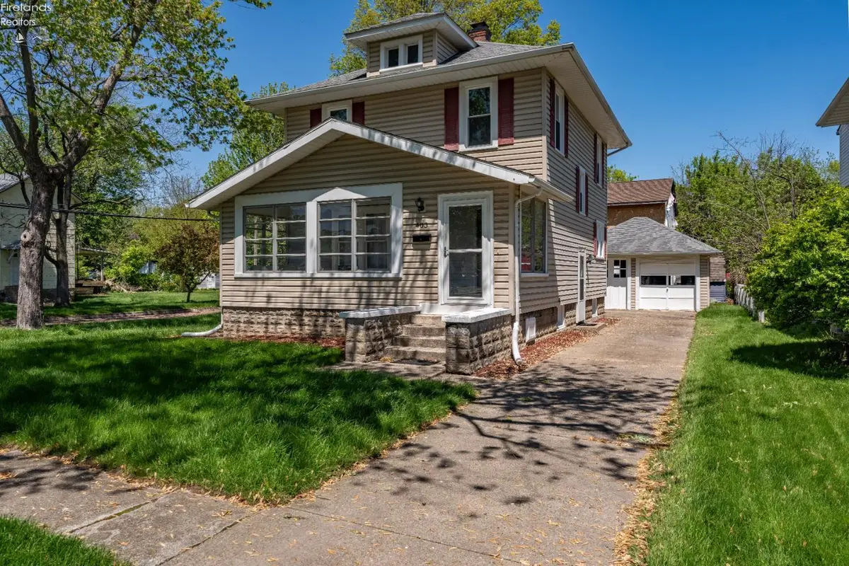 403 E 4th Street, Port Clinton, OH 43452 - #1
