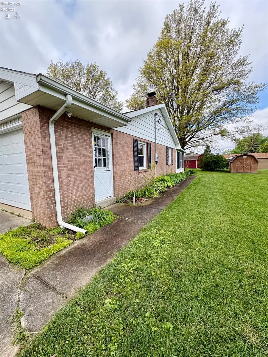 41 Oakwood Drive, Tiffin, OH 44883 - #3