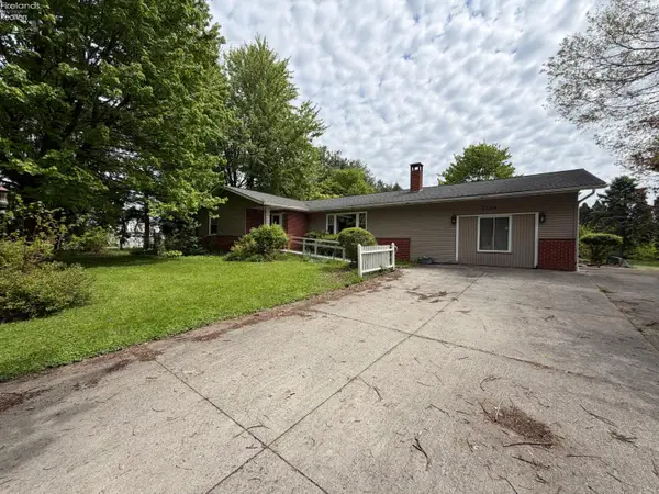 1734 Old State Road, Norwalk, OH 44857