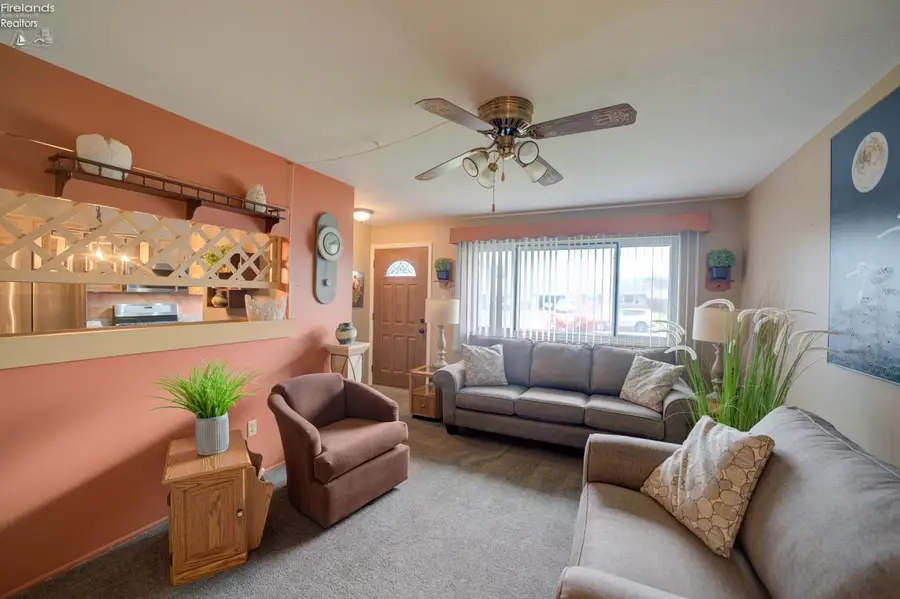 4700 Willow Avenue, Lorain, OH 44055 - #2