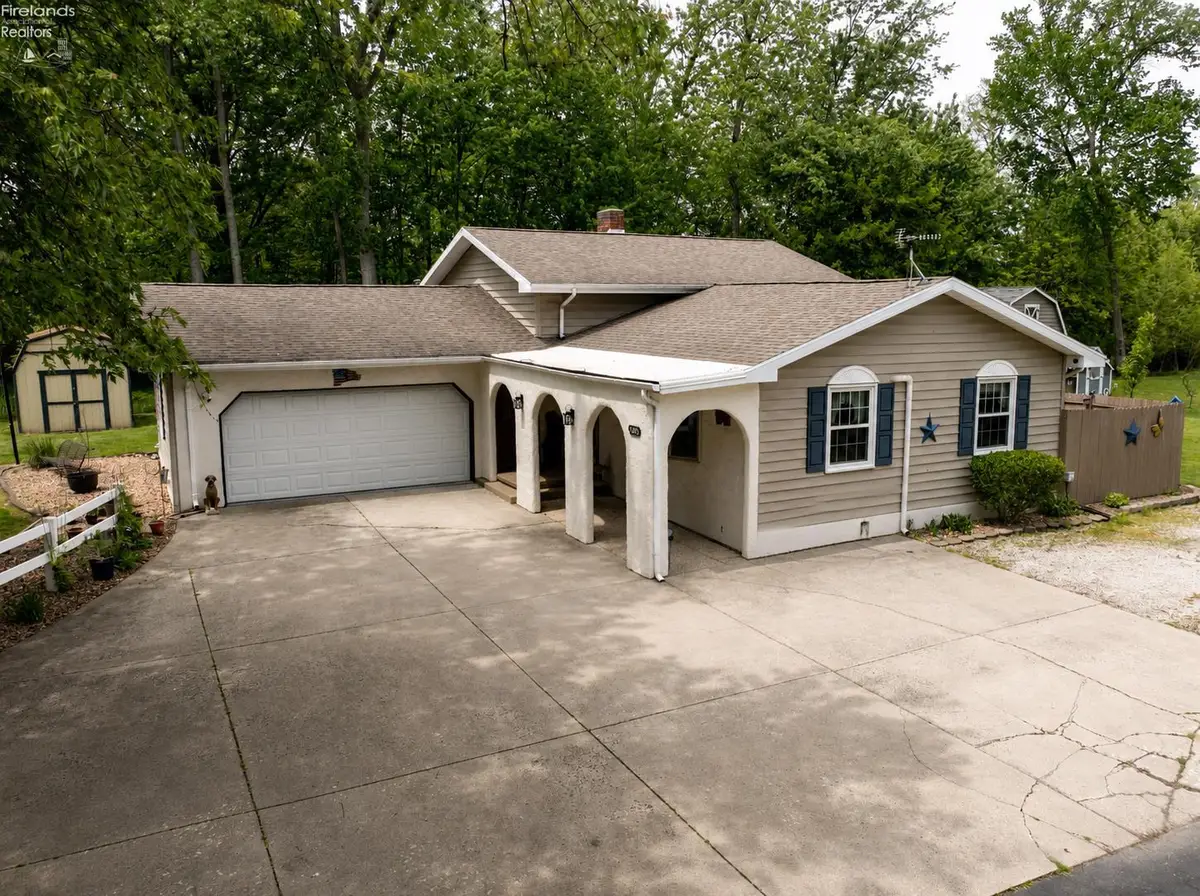 1040 Cleveland Avenue, Fremont, OH 43420 - #1