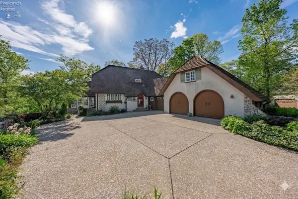 2865 N Trillium Lane, Port Clinton, OH 43452