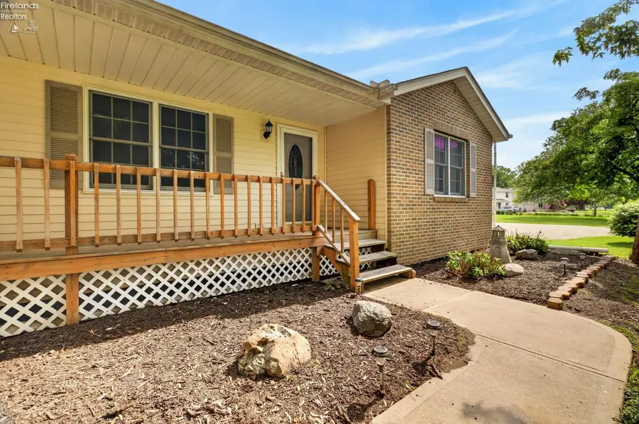 12002 W Lake Road, Vermilion, OH 44089 - #2