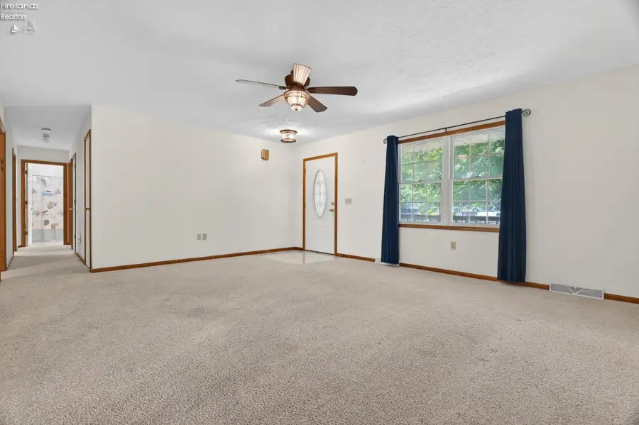 12002 W Lake Road, Vermilion, OH 44089 - #3
