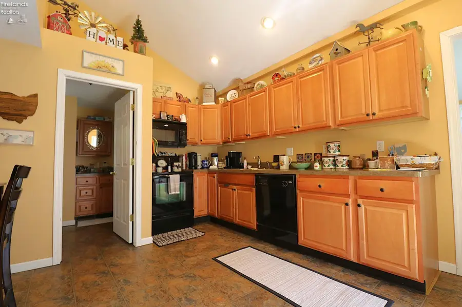 62 S Huron Street, Milan, OH 44846 - #2