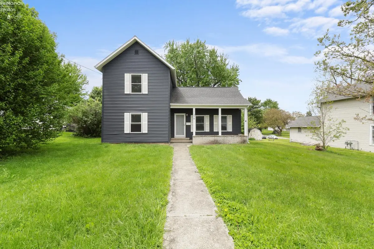 226 Pleasant Street, Bellevue, OH 44811 - #1