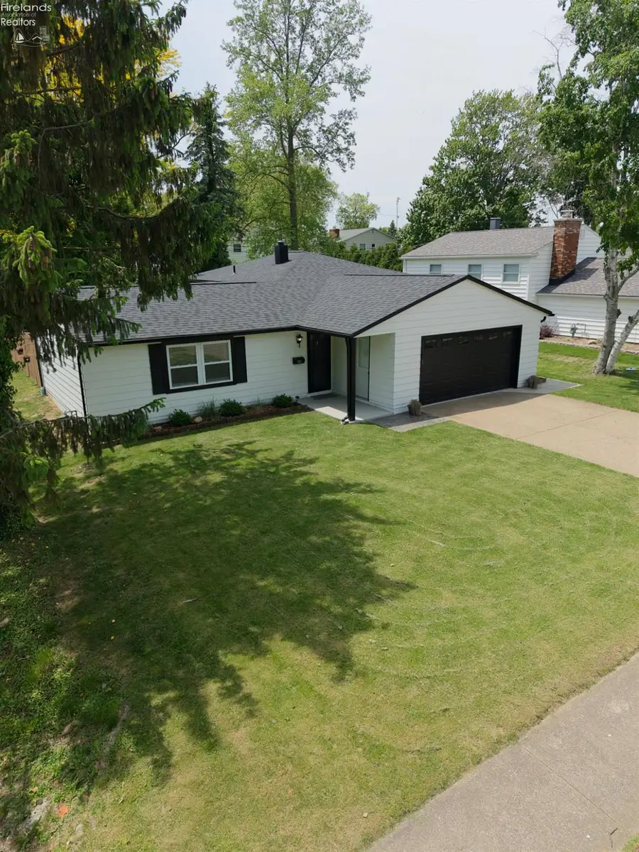 323 Portland Drive, Huron, OH 44839 - #2
