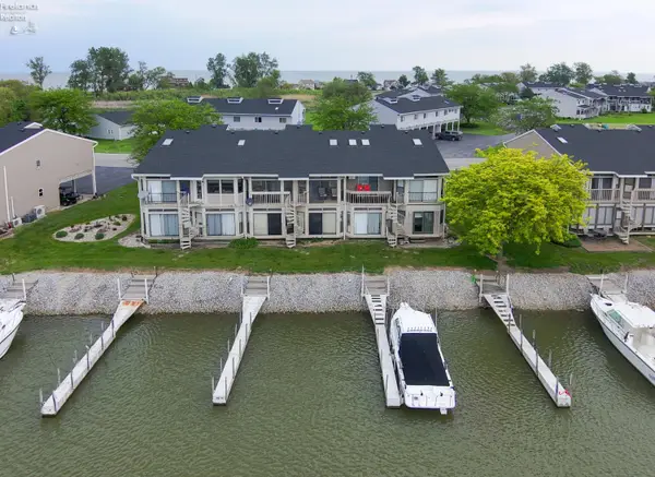 6484 N Harris Harbor Drive, Oak Harbor, OH 43449