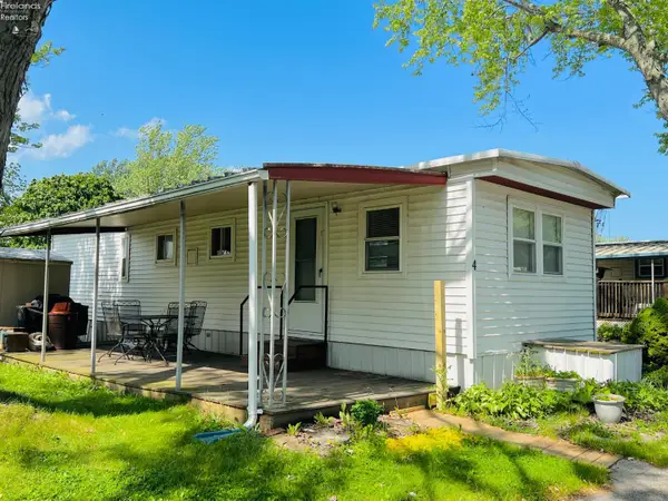 2175 NE Catawba #4, Port Clinton, OH 43452