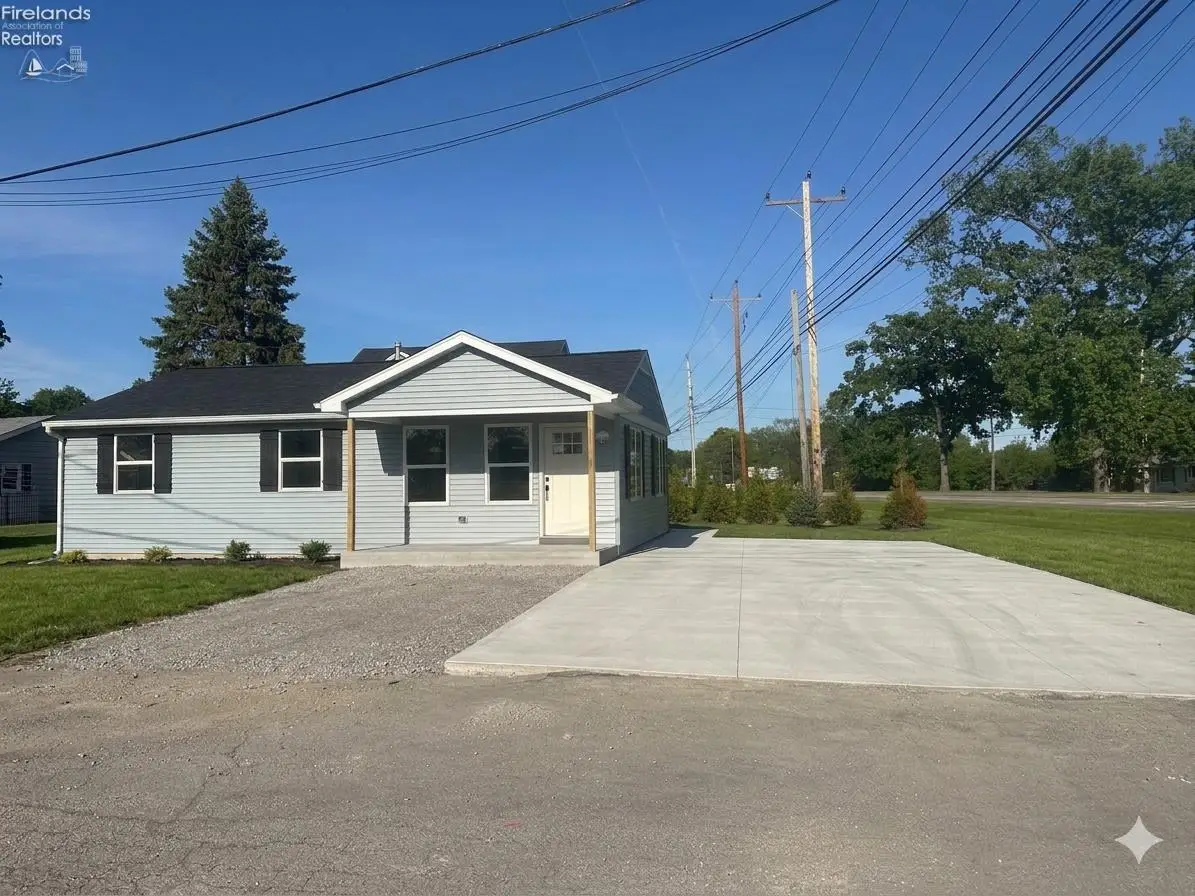 21 N Shawnee Drive, Port Clinton, OH 43452 - #1
