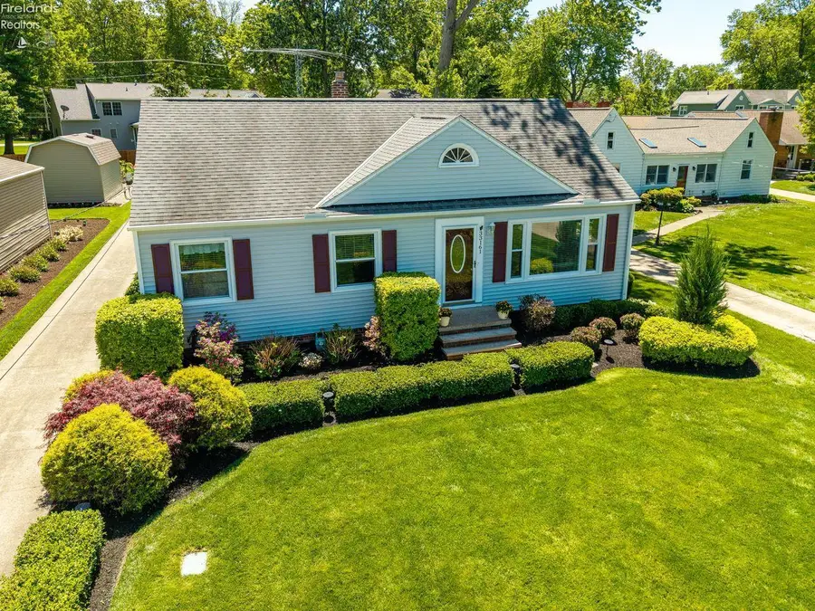 33161 Lake Road, Avon Lake, OH 44012 - #2