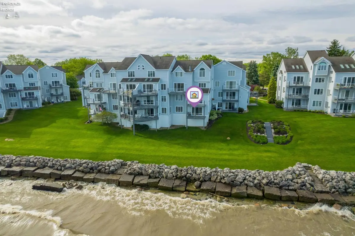 215 Grand Harbour, Vermilion, OH 44089 - #1