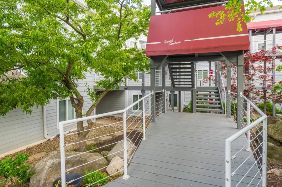 215 Grand Harbour, Vermilion, OH 44089 - #3