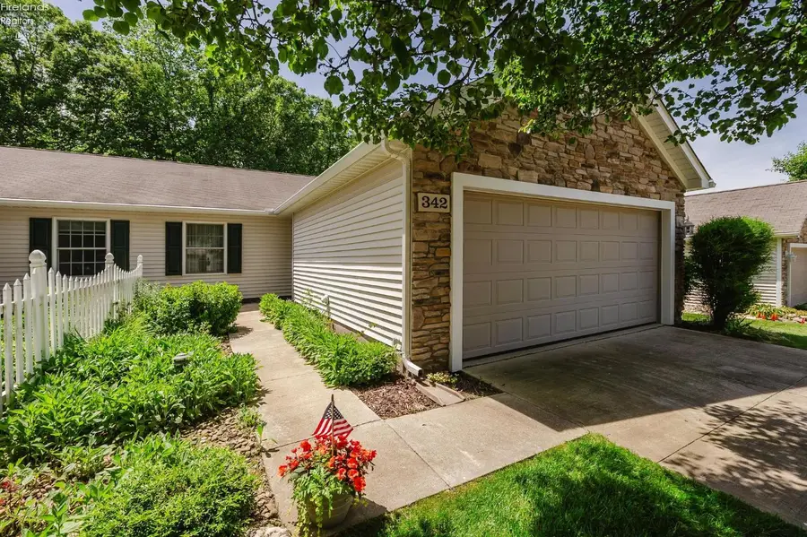 342 Lighthouse Oval Drive #342, Marblehead, OH 43440 - #3