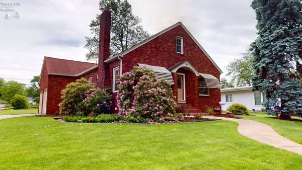 703 S Myrtle Avenue, Willard, OH 44890