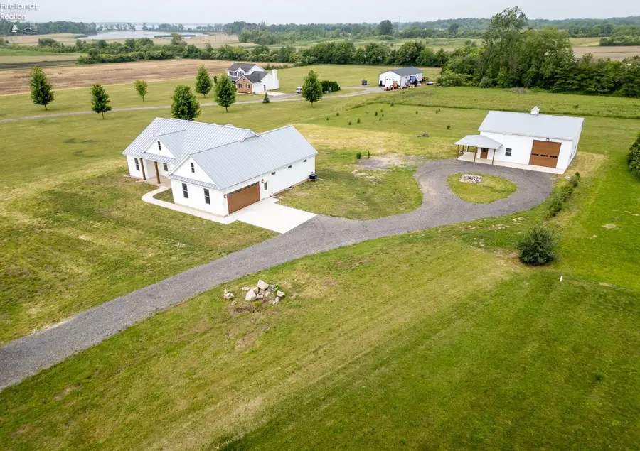 1290 S Hartshorn Road, Marblehead, OH 43440 - #3