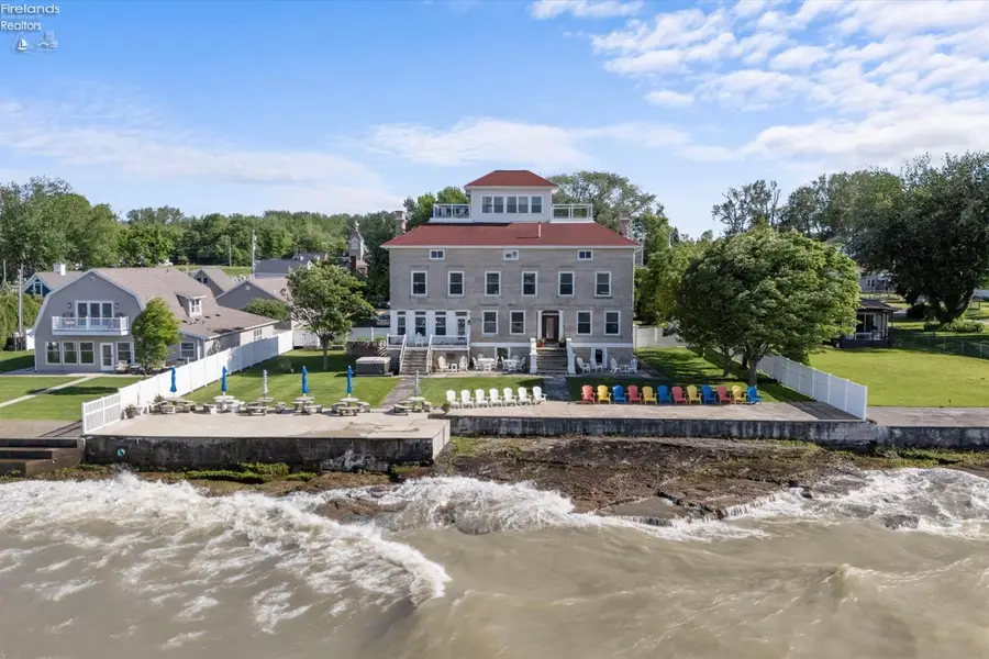 133 Clemons Street, Marblehead, OH 43440 - #2
