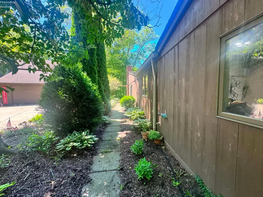 3917 Hilltop Drive #11, Huron, OH 44839 - #2