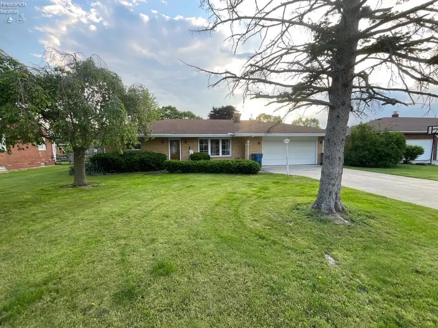 209 Parkview Drive, Walbridge, OH 43465 - #3