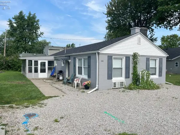 242 N Worthy Street, Marblehead, OH 43440