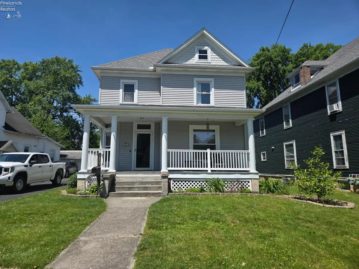 209 Greenwood Heights, Bellevue, OH 44811 - #1