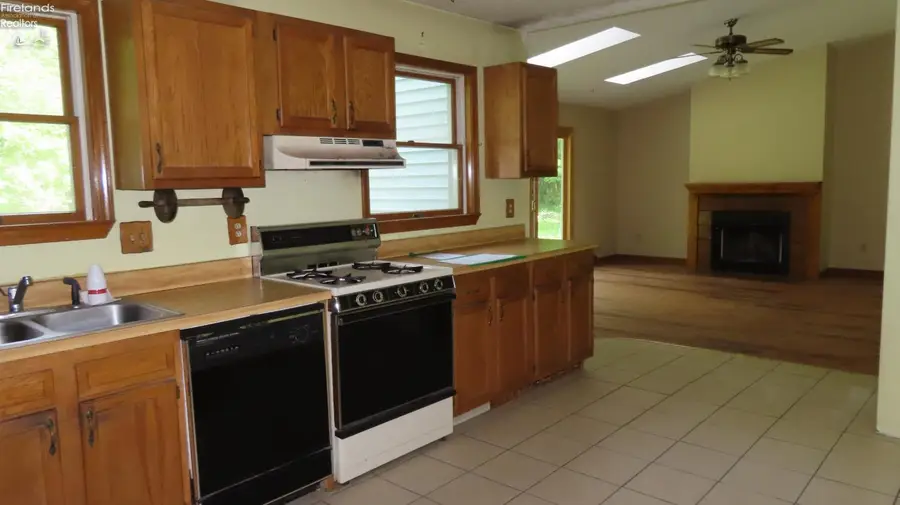 695 Morris Drive, Vermilion, OH 44089 - #3