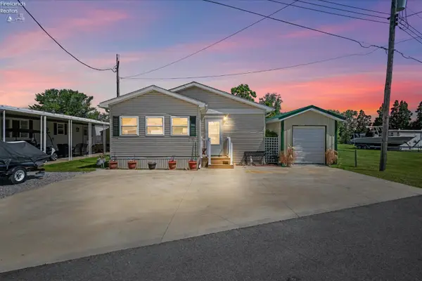 2845 W Risingsun Road, Port Clinton, OH 43452