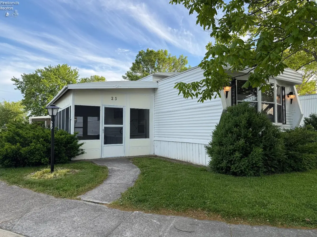 25 E Bass Circle, Marblehead, OH 43440 - #1