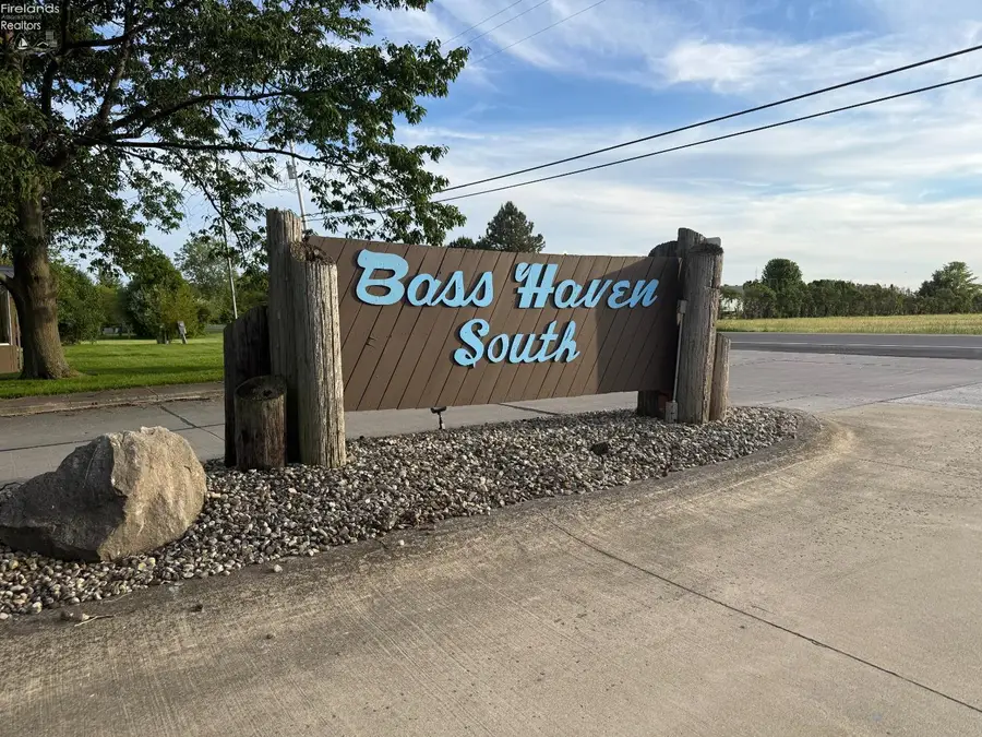 25 E Bass Circle, Marblehead, OH 43440 - #2