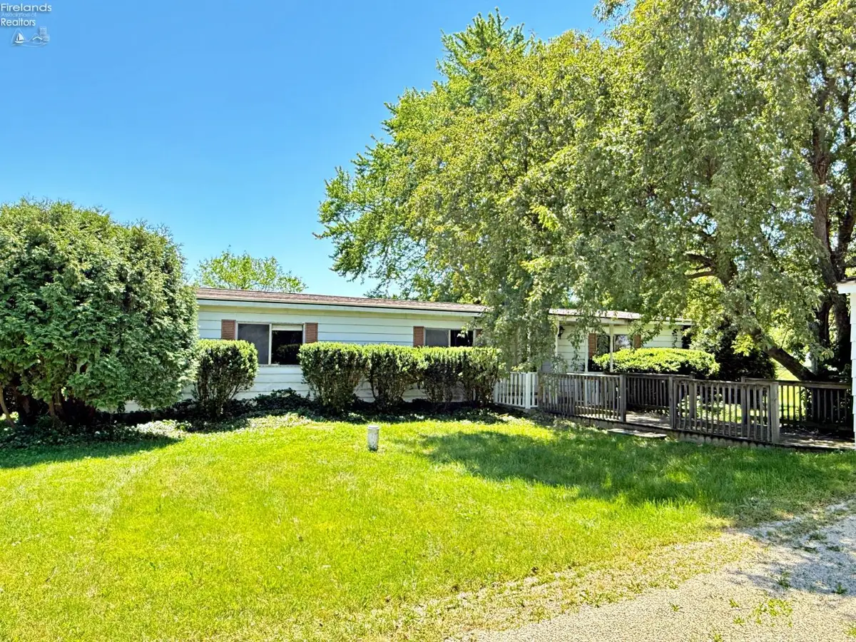 8400 W State Route 18, Fostoria, OH 44830 - #1
