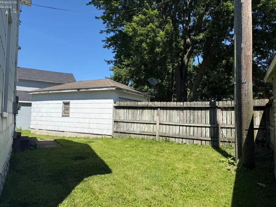 315 Jackson Street, Fremont, OH 43420 - #2