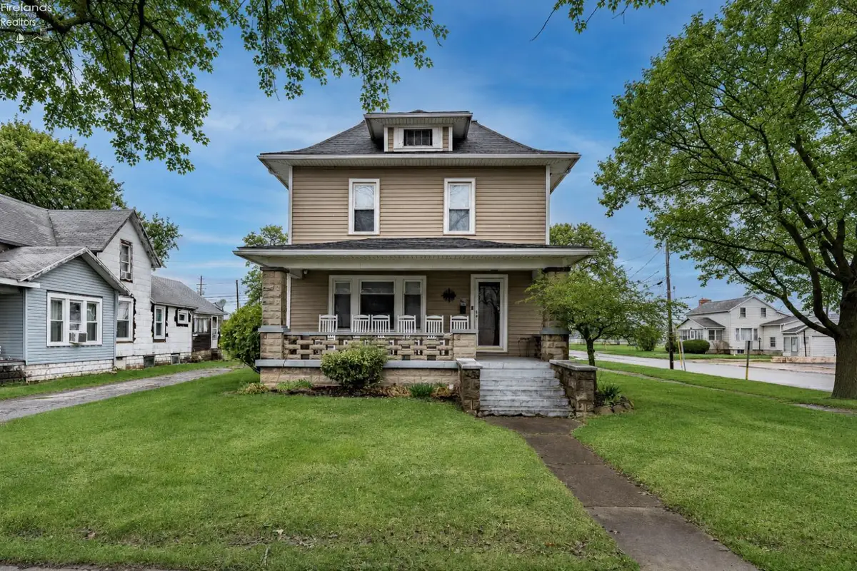 302 W 2nd Street, Port Clinton, OH 43452 - #1