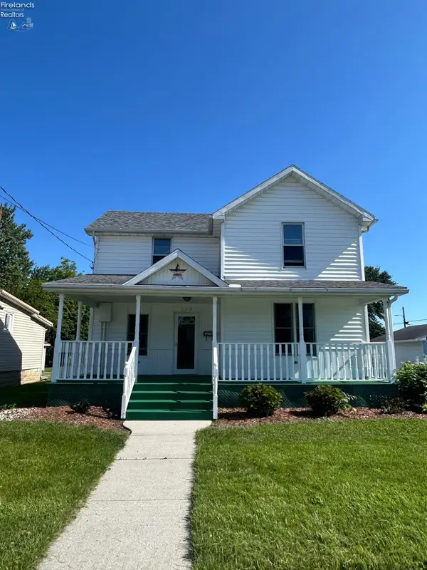 120 W Park Street, Oak Harbor, OH 43449