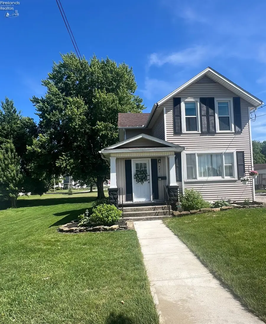 421 Kilbourne Street, Bellevue, OH 44811 - #2