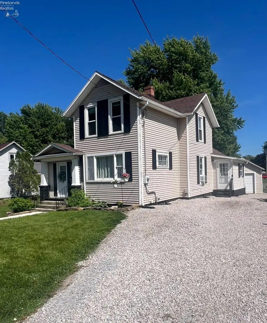 421 Kilbourne Street, Bellevue, OH 44811 - #3