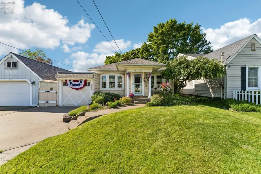1611 E Erie, Lorain, OH 44052 - #2