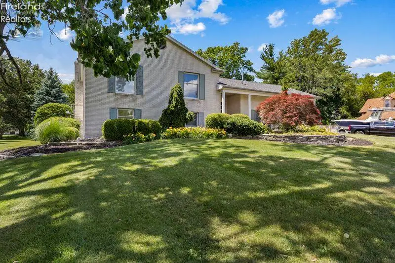 231 N Hickory Ridge Drive, Port Clinton, OH 43452 - #3