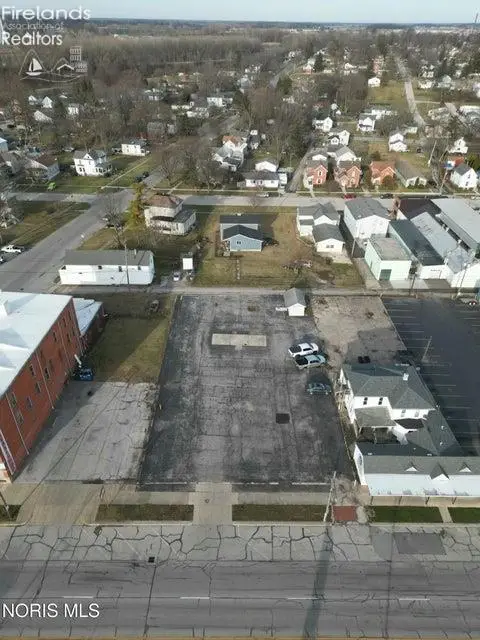 208 E State Street, Fremont, OH 43420