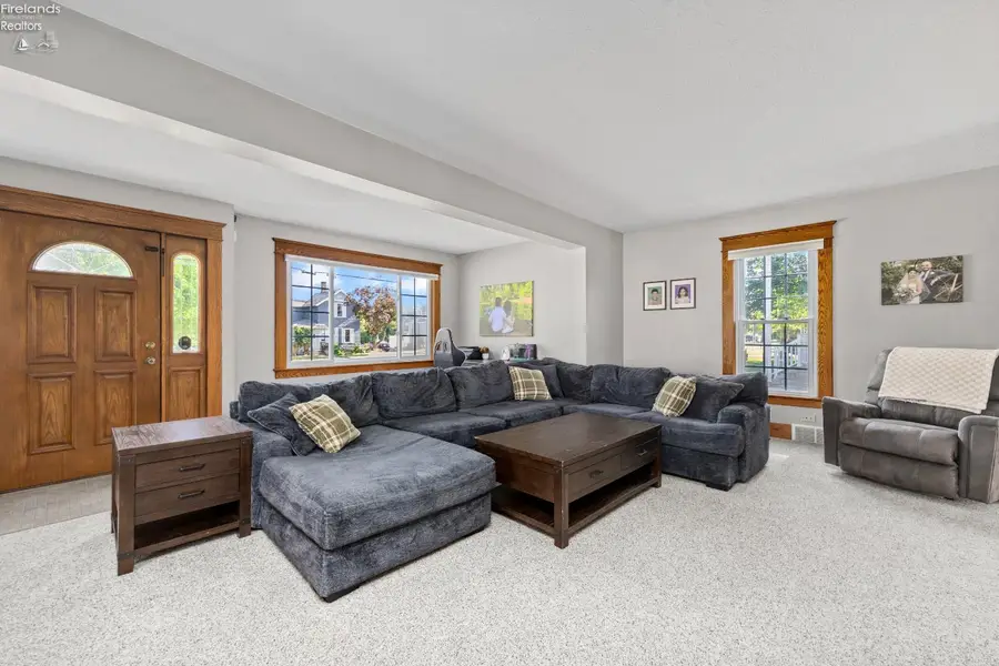 203 E. Main St., South Amherst, OH 44001 - #3