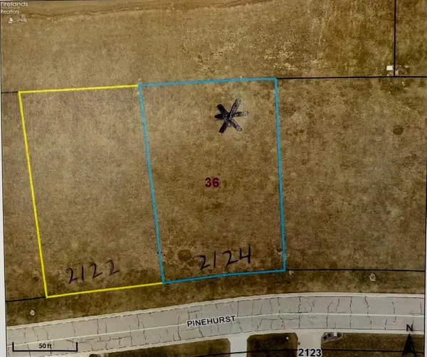 2124 Pinehurst Trail, Fremont, OH 43420
