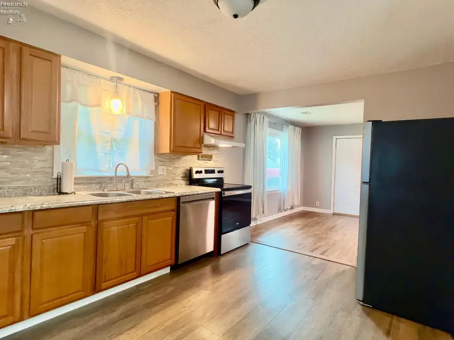 167 Walnut St., Bellevue, OH 44811 - #2